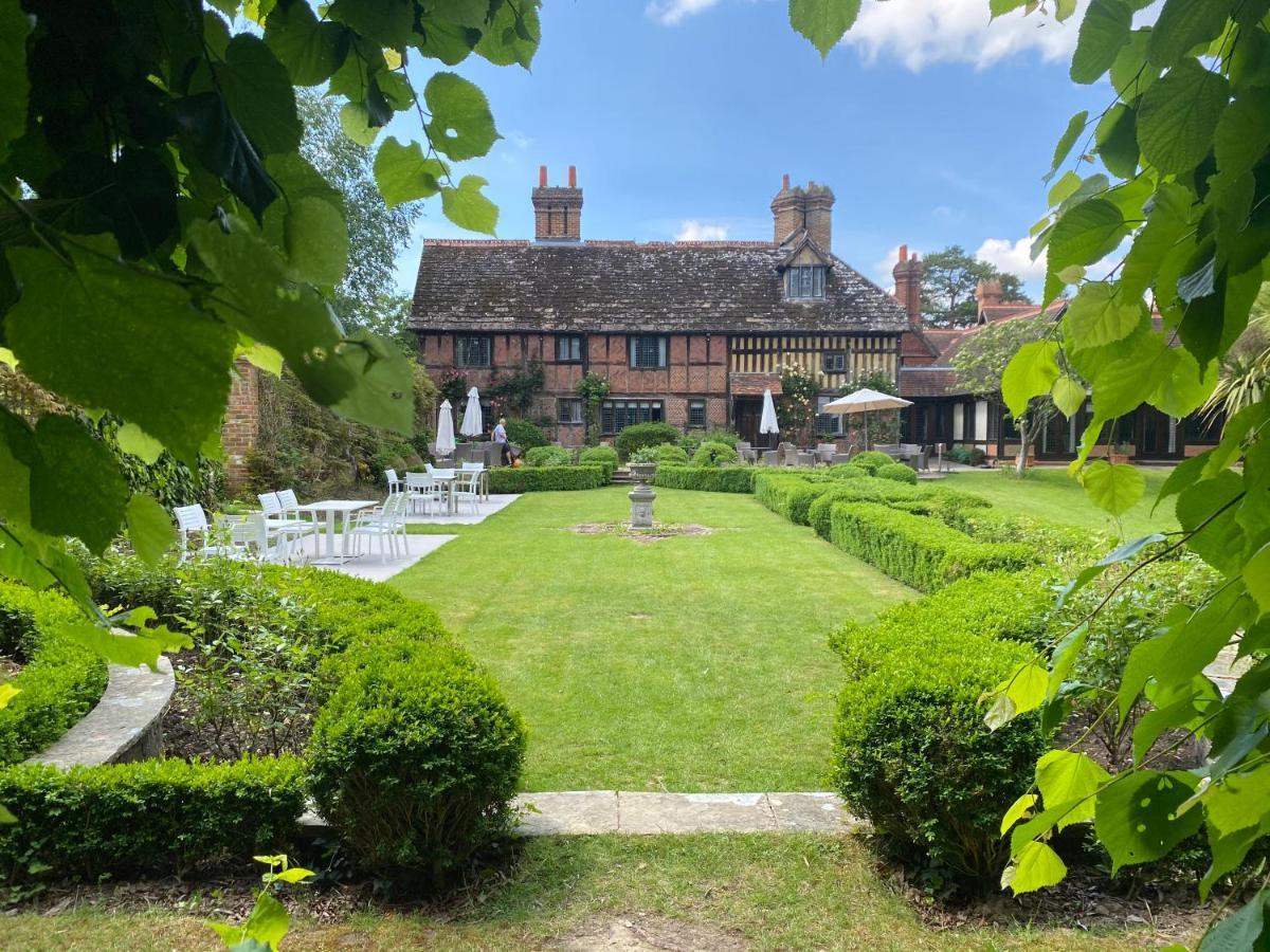Langshott Manor - Luxury Hotel Gatwick Horley Exterior photo